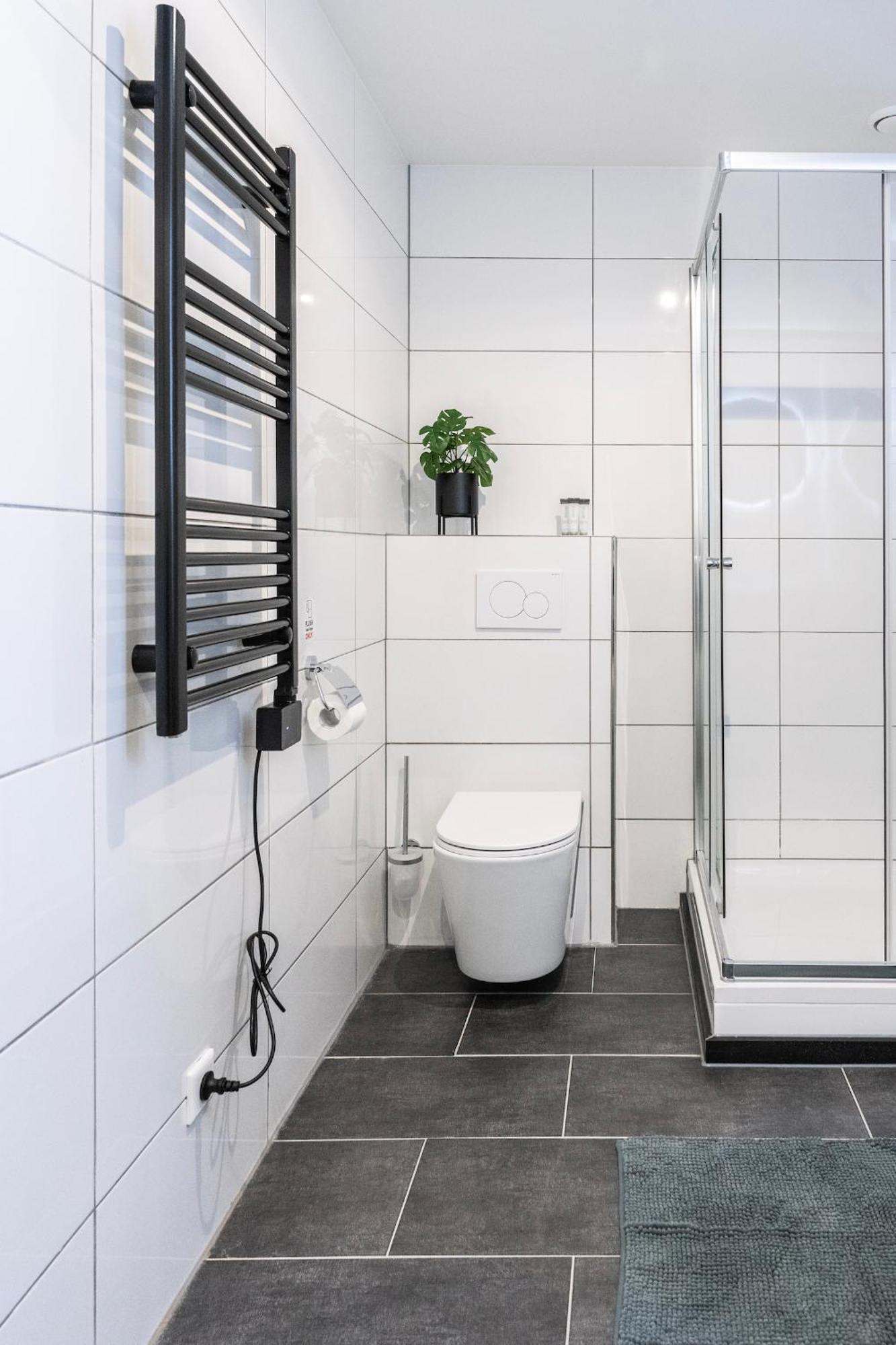 6-Bed Aircon House Diaz 60M2, Many Bedrooms Тилбург Экстерьер фото